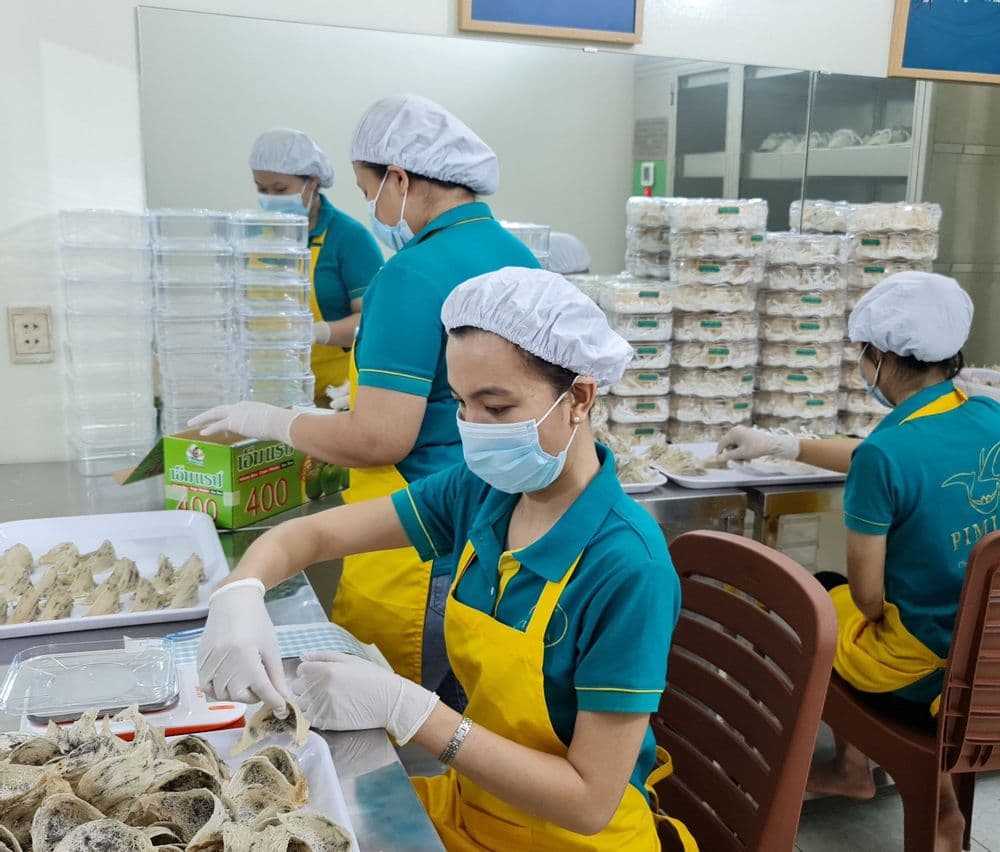 Nhà sản xuất: Lê Văn Hiến